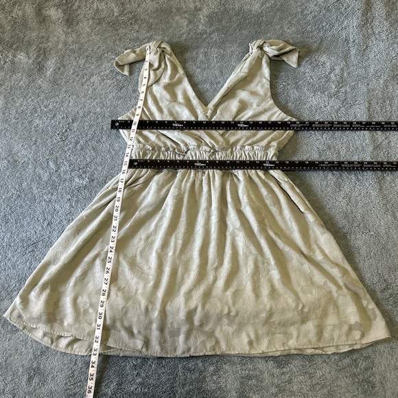 Speechless XXL Sage Green Floral Jacquard Tie-Shoulder Mini Dress Plus - Picture 8 of 8